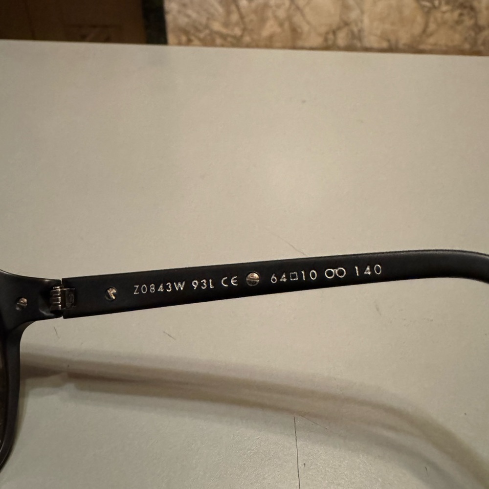 Louis Vuitton sunglasses z0843w931 - Picture 10 of 12